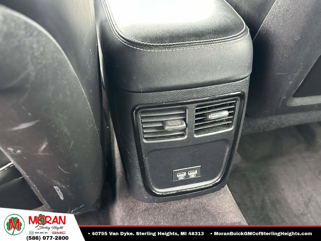 Used 2017 Chrysler 300 S RWD image 12