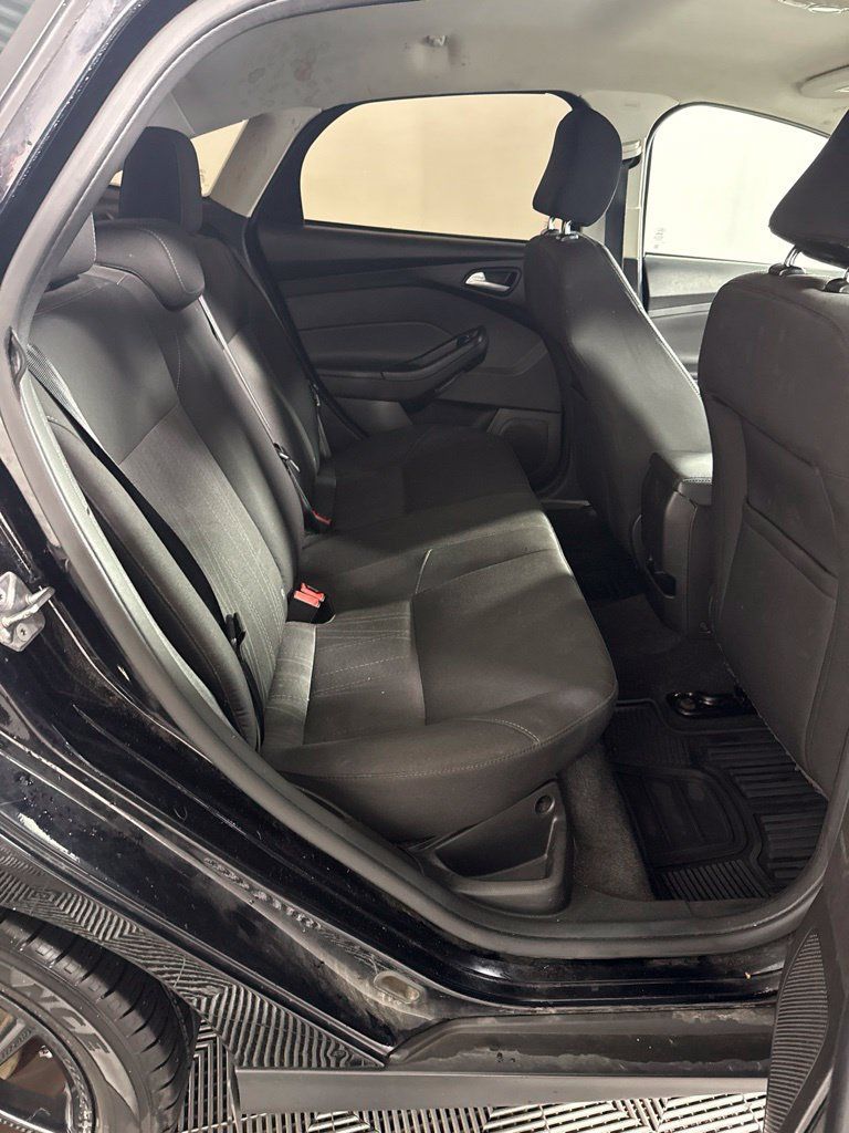 Used 2016 Ford Focus SE FWD image 17