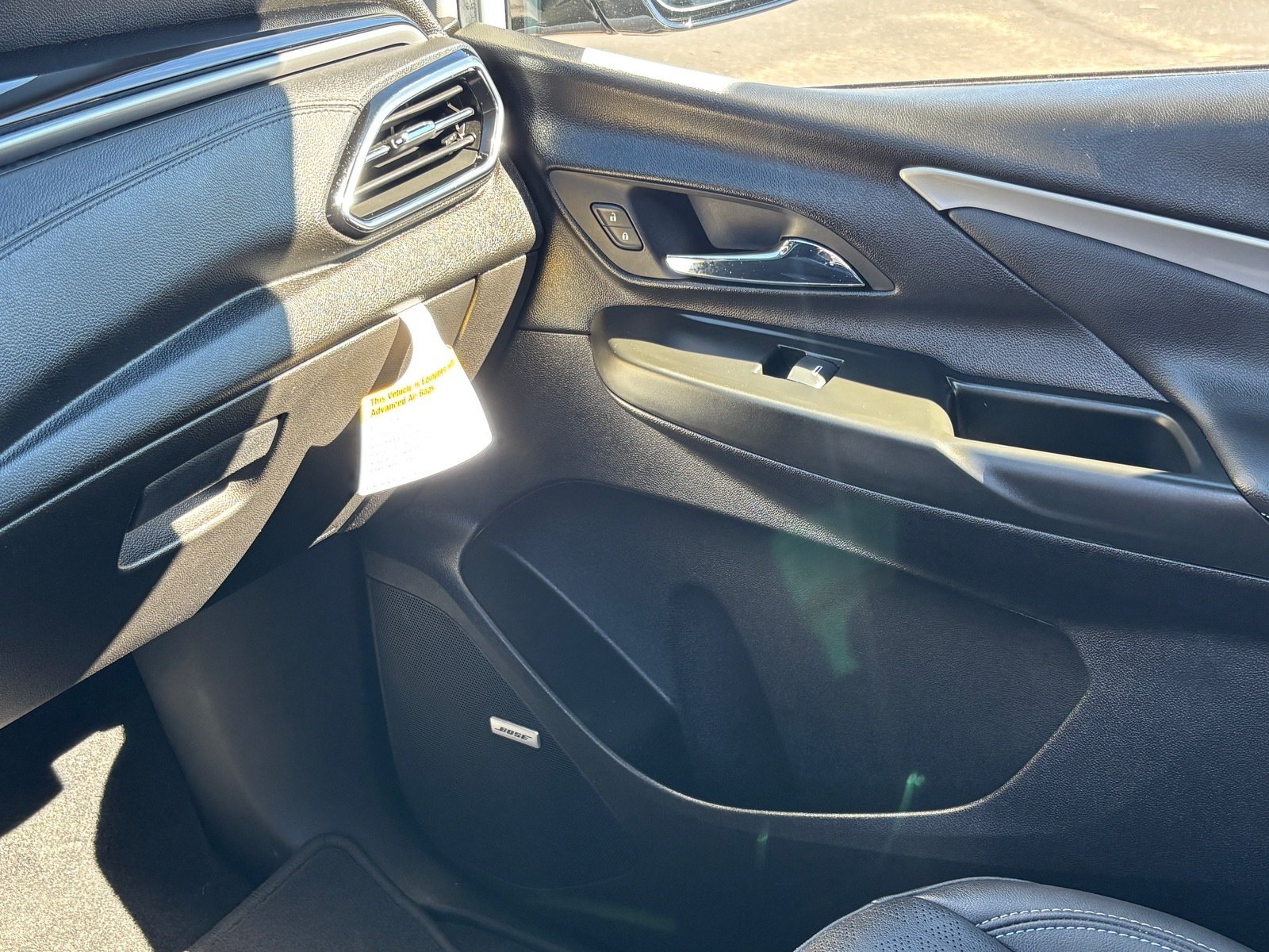 Used 2023 Chevrolet Bolt LT w/ Infotainment Package FWD image 19