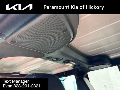 Used 2017 Jeep Wrangler Unlimited Sahara AWD/4WD image 15