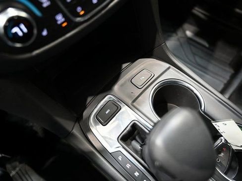 Used 2023 Chevrolet Equinox LT image 18