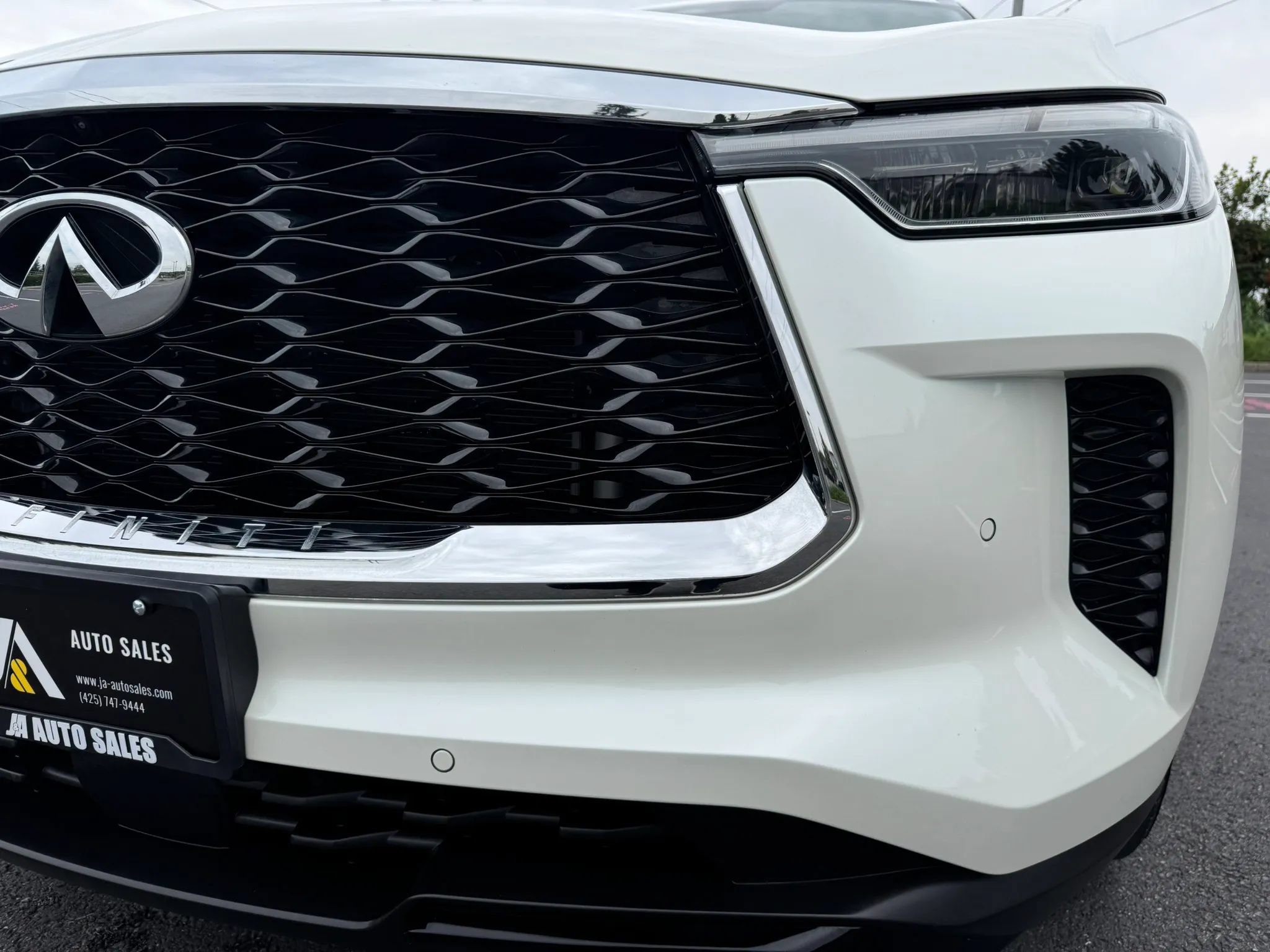 Used 2023 INFINITI QX60 Luxe w/ Vision Package AWD/4WD image 12