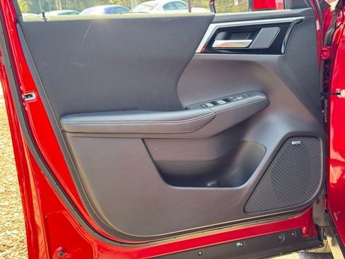 New 2026 Mitsubishi Outlander ES image 17