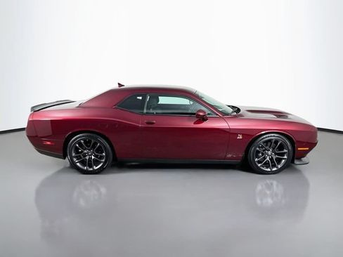 Used 2022 Dodge Challenger R/T Scat Pack RWD image 5