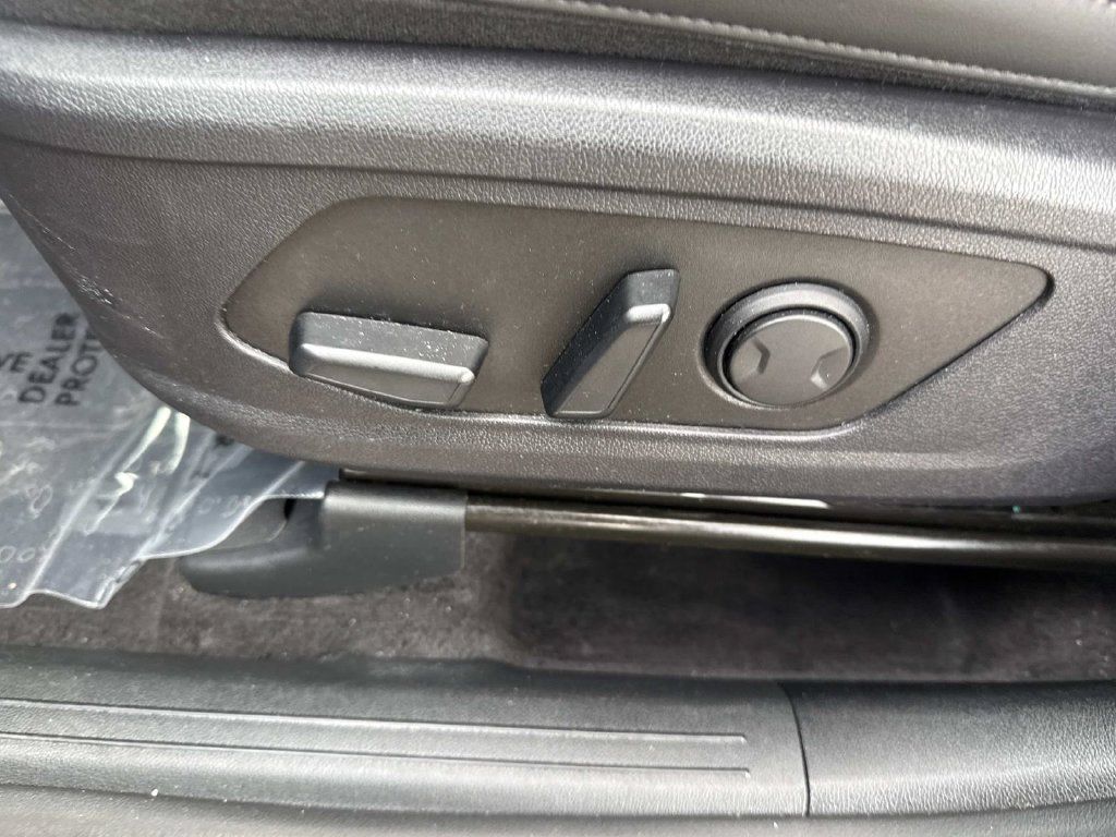 Used 2024 Kia Sorento S FWD image 24