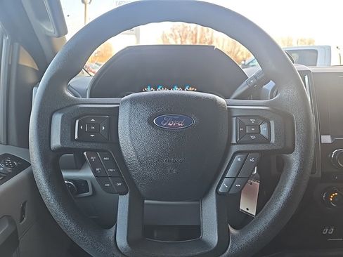 Used 2015 Ford F150 XLT image 44