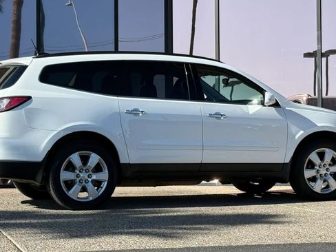 Used 2017 Chevrolet Traverse LT w/ Style and Technology Package AWD/4WD image 13
