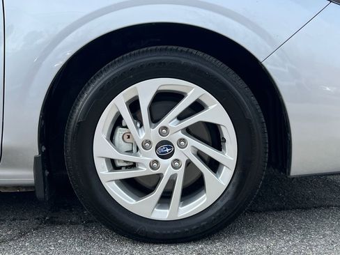 Certified 2025 Subaru Impreza 2.0i image 9