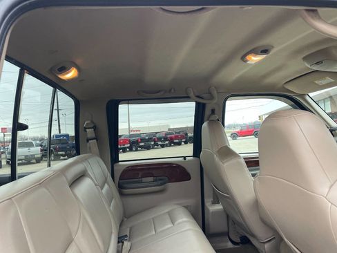 Used 2002 Ford F350 Lariat image 26