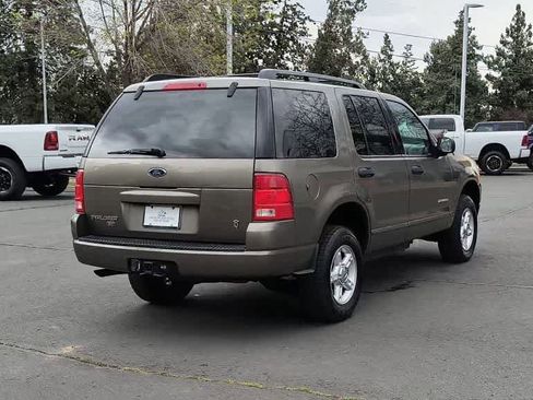 Used 2004 Ford Explorer XLT AWD/4WD image 8
