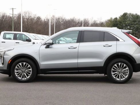 Used 2025 Cadillac XT4 Premium Luxury image 4
