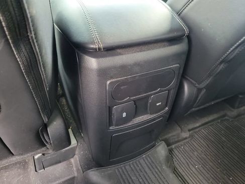 Used 2023 Ford Explorer XLT w/ Equipment Group 202A RWD image 11