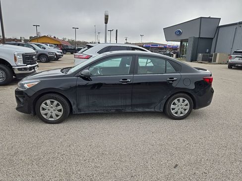 Used 2023 Kia Rio S image 2