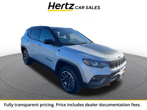 Used 2025 Jeep Compass Trailhawk AWD/4WD image 1