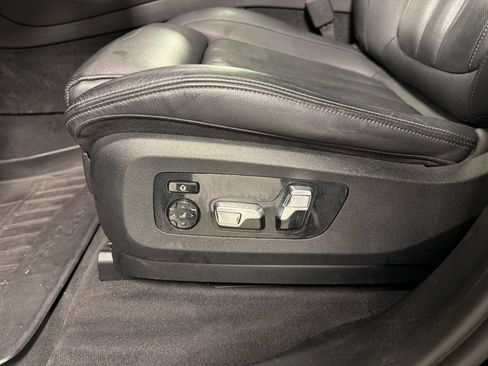 Used 2022 BMW X5 sDrive40i w/ M Sport Package RWD image 14
