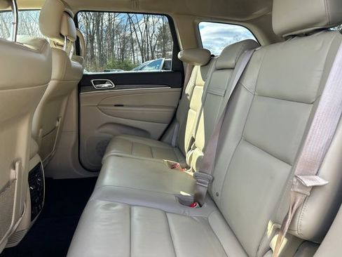 Used 2018 Jeep Grand Cherokee Limited image 22