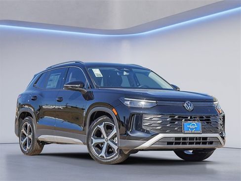 New 2026 Volkswagen Tiguan SE image 1