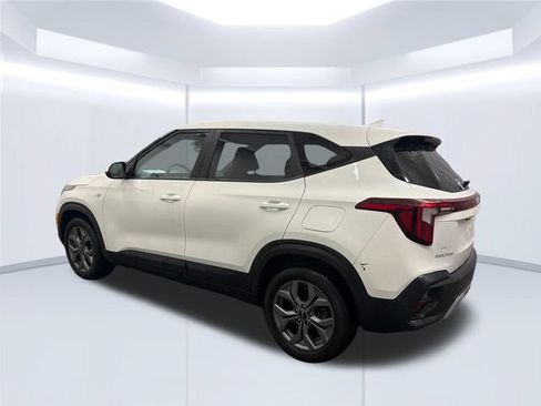 Used 2024 Kia Seltos LX AWD/4WD image 3