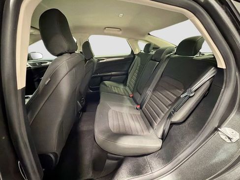 Used 2020 Ford Fusion SE image 22