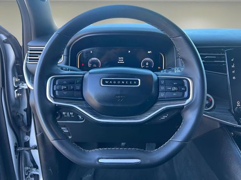 Used 2022 Jeep Wagoneer Series III image 19