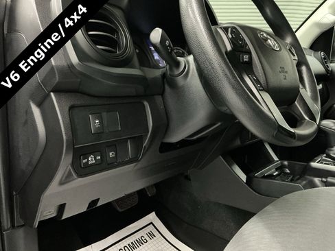 Used 2022 Toyota Tacoma SR5 image 18