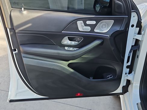 Used 2024 Mercedes-Benz GLS 450 GLS 450 image 11