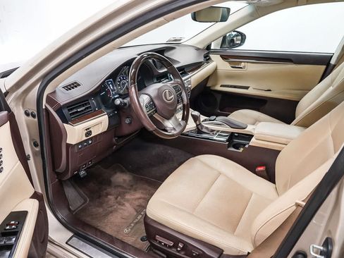 Used 2018 Lexus ES 350 w/ Navigation System Package FWD image 18