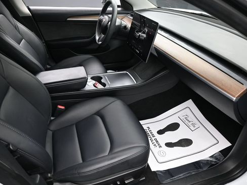 Used 2023 Tesla Model 3 Standard Range RWD image 27