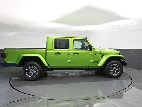 New 2026 Jeep Gladiator Sport AWD/4WD image 26