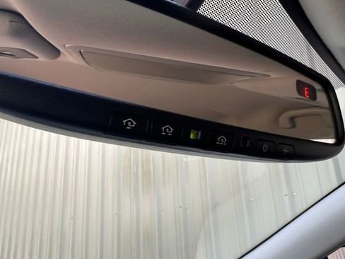 Used 2016 Nissan Rogue SV w/ SV Premium Package image 28