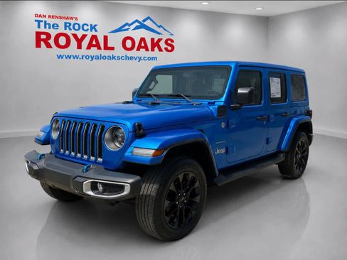 Used 2023 Jeep Wrangler Unlimited Sahara w/ Cold Weather Group AWD/4WD image 1