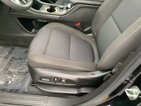 Used 2023 GMC Acadia SLE w/ Driver Convenience Package image 40