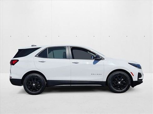 Used 2023 Chevrolet Equinox LS image 4