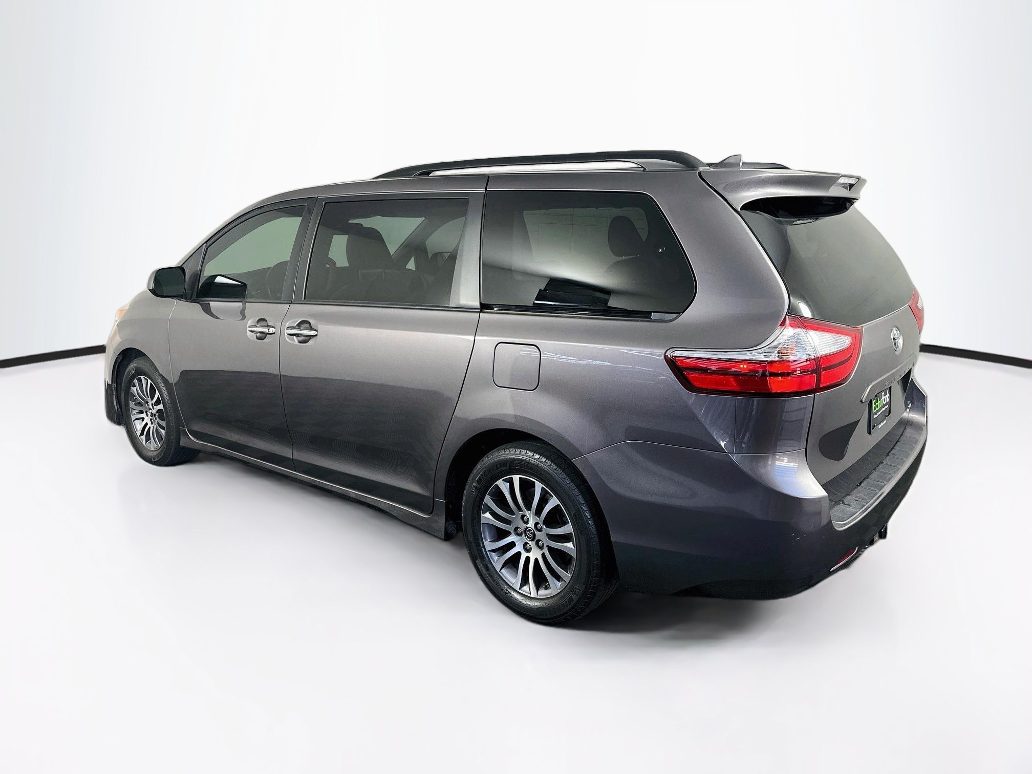 Used 2019 Toyota Sienna XLE FWD image 5