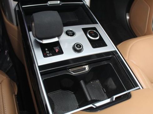 Used 2023 Land Rover Range Rover SE image 15