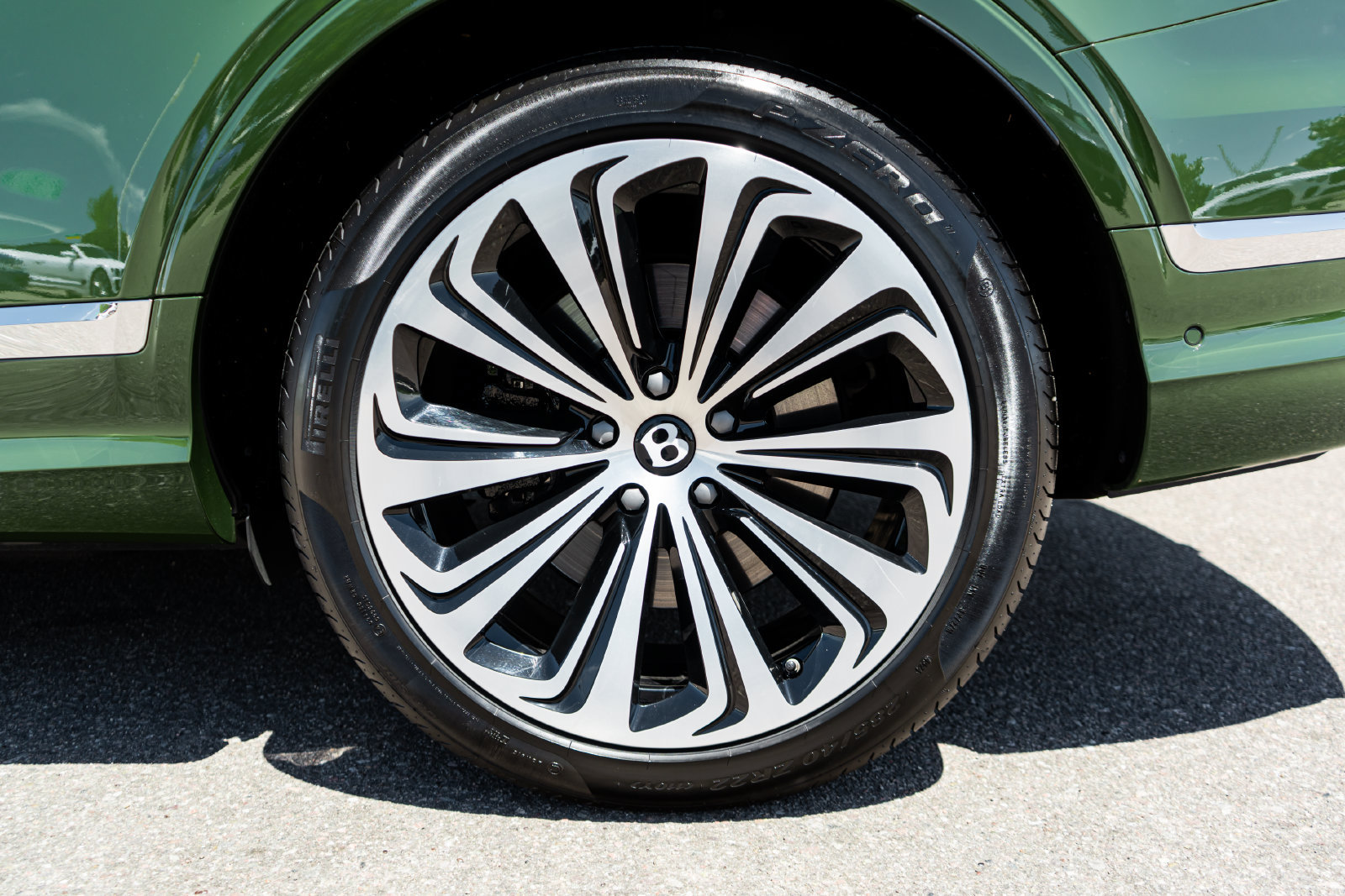 Certified 2022 Bentley Bentayga AWD/4WD image 7