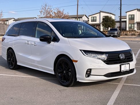 Certified 2024 Honda Odyssey Sport image 8