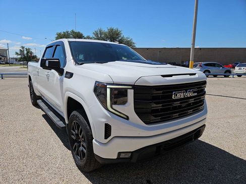 Used 2022 GMC Sierra 1500 Elevation w/ Elevation Premium Package AWD/4WD image 2