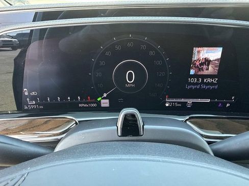 Used 2024 Cadillac Escalade Sport Platinum w/ LPO, ONYX Package image 32