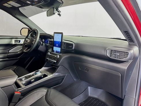Used 2020 Ford Explorer ST w/ ST Street Pack image 32