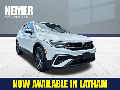 Certified 2024 Volkswagen Tiguan SE AWD/4WD image 5