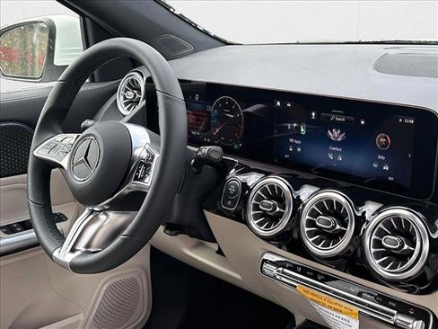 New 2025 Mercedes-Benz GLA 250 image 23