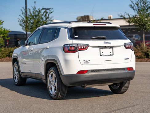 Used 2024 Jeep Compass Latitude AWD/4WD image 5