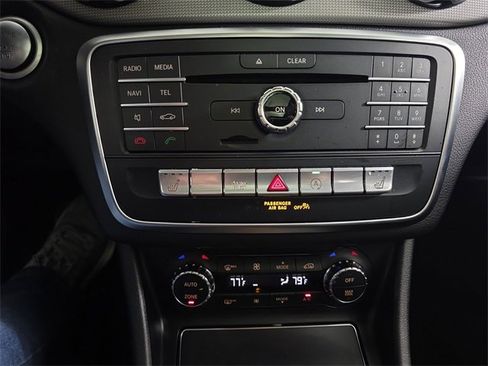 Used 2018 Mercedes-Benz GLA 250 image 15
