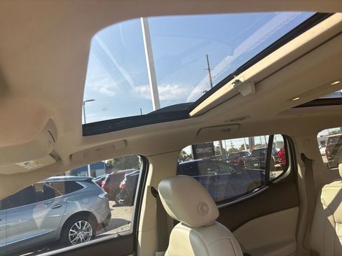 Used 2017 GMC Acadia Denali w/ Technology Package image 28