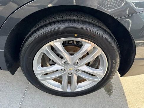 Used 2018 Chevrolet Equinox Premier image 7