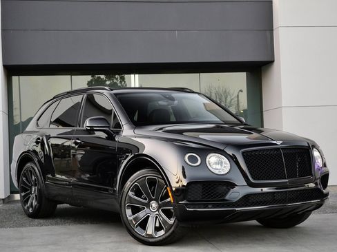 Used 2020 Bentley Bentayga image 1