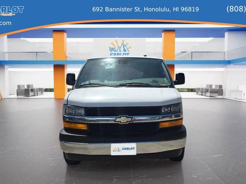 Used 2019 Chevrolet Express 3500 LT w/ LT Preferred Equipment Group RWD image 4