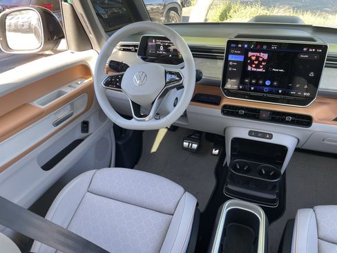 New 2025 Volkswagen ID. Buzz 1st Edition image 11