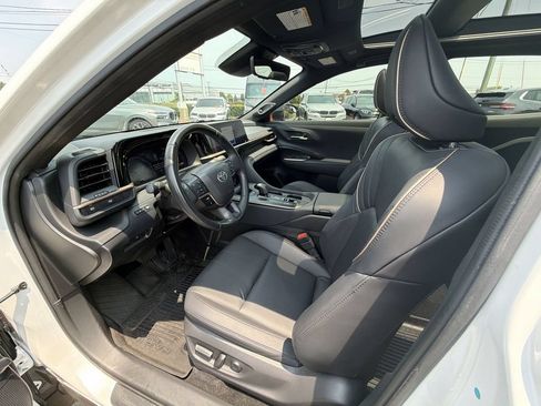 Used 2023 Toyota Crown Platinum AWD/4WD image 10